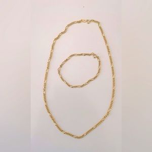 Gorgeous mixed link chain necklace with matching bracelet!